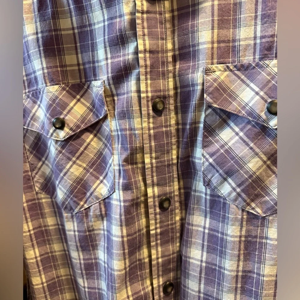 Banana Republic Men’s Plaid Snap Button Shirt Purple Size Medium 15–15.5
